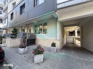 Spatiu comercial de vanzare in bloc 2006 adiacent Decebal