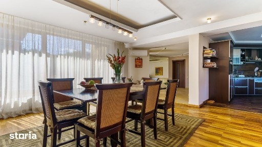 Casa deosebita cu 6 camere de vanzare in zona Andrei Muresanu