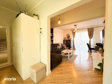 Casa 4 camere de vanzare in Floresti