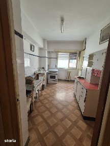 Imobil ultracentral et 2/8, dec, 3 cam, baie si gr sanitar si boxa
