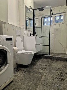 Inchiriez apartament cu 3 camere