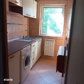 Închiriere apartament trei camere