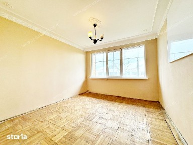 Apartament cu 3 camere, în cartierul Micro 16, 70 mp.