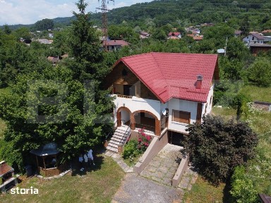 Casa cu 6 camere, 180 mp, zona Izvoarele