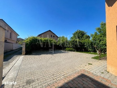 Casa 6 camere de vanzare in Floresti
