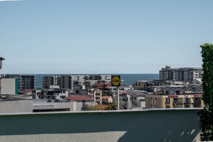 “Apartament deosebit cu 2 camere la mare - Terasa 70 mp vedere superba la mare si lac - Bloc Nou 2025