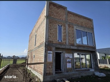 Casa direct proprietar cu priveliste superba cu toate utilitatile