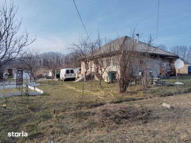 Casa si teren in natura,zona extrem de linistita.