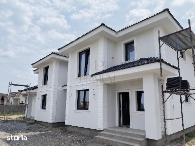 Duplex despartit prin C.T. - bucatarie inchisa - 130 mp utili