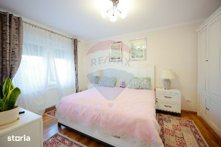 Casă cu 4 camere de vânzare, Sântandrei