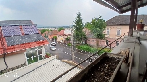 Casa de vanzare, 170 mp, zona Reghin