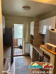 De vânzare - Apartament cu 3 camere decomandat, Micro 17
