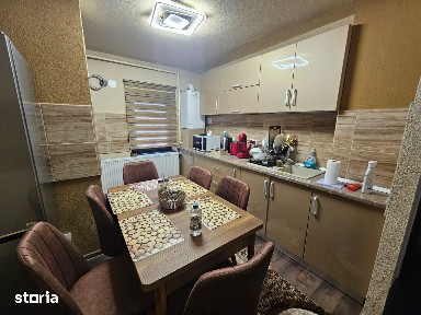 Apartament cu 3 camere de închiriat în Curtea de Argeș.