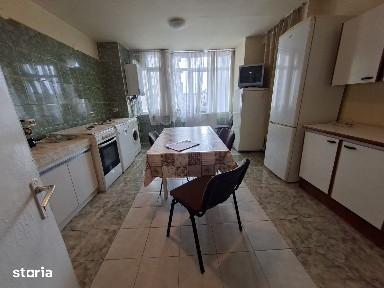 Apartament 4 camere cetate