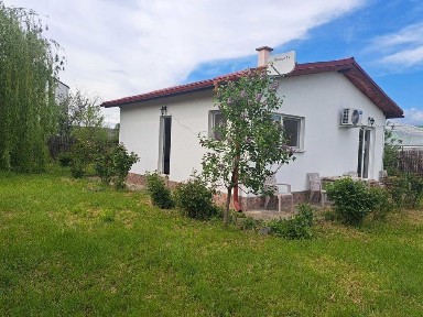 casa mica si cocheta de vanzare
