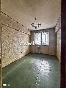 Apartament spațios de 3 camere, decomandat, langa metrou