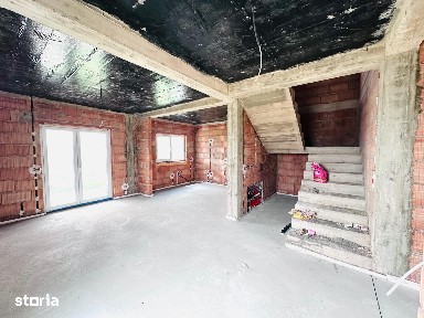 Duplex despartit prin camera tehnica- 4 camere si 2 bai - Mosnita Noua