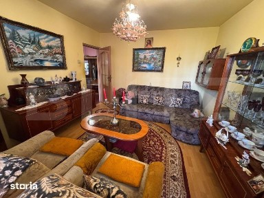 Apartament 3 camere, decomandat | Micro 7, Hunedoara | Etaj 2