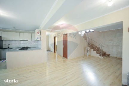 Casă / Vilă de vânzare cu 7 camere, în Haieu