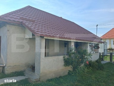 Casa 2 camere, 52 mp, teren 2590 mp, zona Caraseu