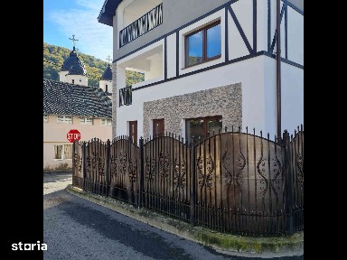 Imobil cu vedere Panoramică Sinaia - Cartier Platou Izvor