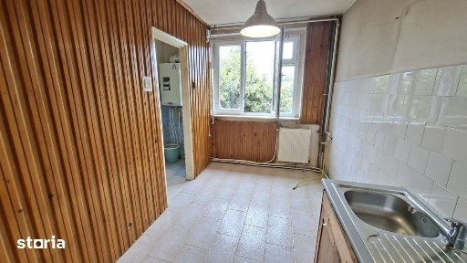 Apartament 4 camere Nord,Etaj 3 la Poarta Scolii nr 14