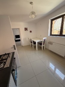 Apartament la casa 3 camere
