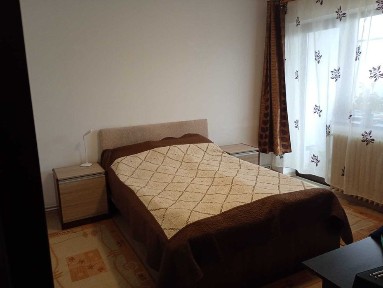 Inchiriez apartament 2 camere, zona Iulius Mall
