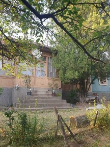 Casă locuibilă cu teren aferent 2000mp