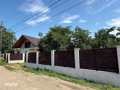 Casa + Mansarda de vanzare, Teren 1480mp, Gard beton