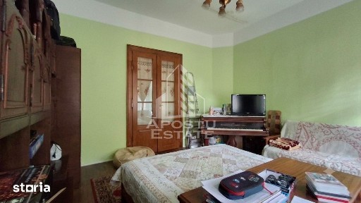 Apartament la casa, 3 camere Etaj 1