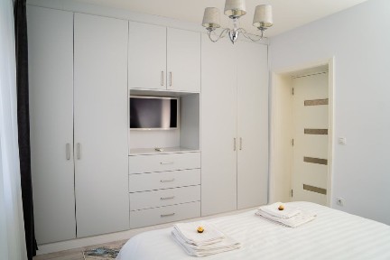 Ultracentral apartament 2 camere decomandat de inchiriat termen lung