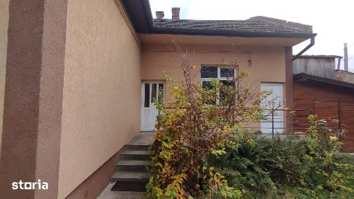 Vând casă cu teren generos în zona Gării