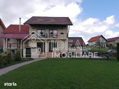 Casa moderna cu 4 camere, La CHEIE in Poplaca