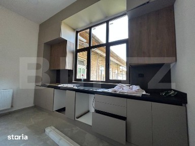 Apartament la casa de inchiriat 4 camere, zona Centrala