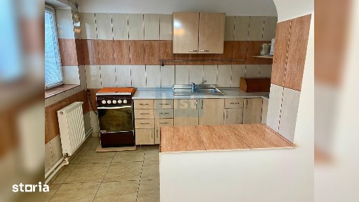 Casă 8 camere în Coiciu | 2 bucătării | 3 băi | Parcare 2-3 mașini