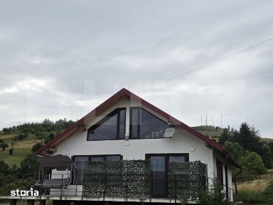 Casa de vacanta + 3000 mp teren, Gura Humorului