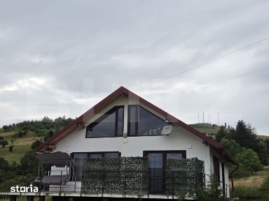 Casa de vacanta + 3000 mp teren, Gura Humorului