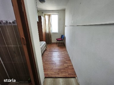 Garsoniera de vanzare in VEST langa magazin LIDAS !