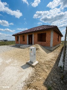 Casă la roșu, plan Parter - 500 mp teren, front 20 ml - Cihei