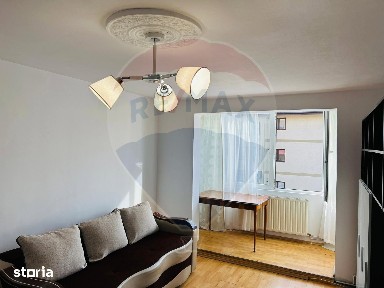 Închiriere apartament 3 camere, Tractorul-zona piata + loc de parcare