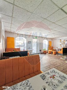 Casa cu spatiu comercial la parter in Rasnov