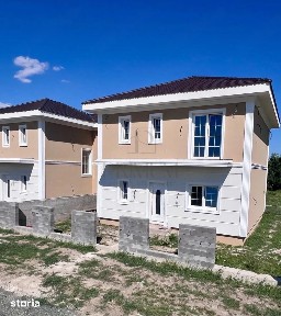 Casa individuala - despartita prin terasa - 4 benzi - zona excelenta -