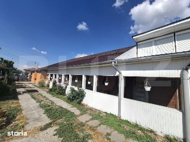 Casa cu 3 camere, 218 mp, zona Lazuri