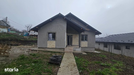 Casa de vânzare în Ciurbesti doar la 145.000 Euro