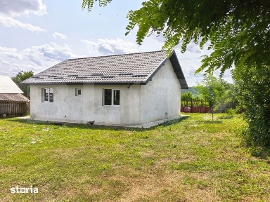 Casa parter de vanzare, 67 mp utili, teren 500 mp, front stradal, zona