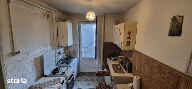 Apartament cu 3 camere decomandate in zona Decebal