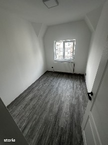 Apartament cu 3 camere de vanzare, 48 mp, Dealul Florilor