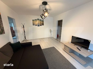 Apartament cu doua camere, 55 mp, semidecmandat, zona Cetate