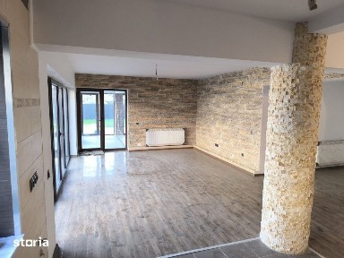 Casa individuala, 246 mp + 40 mp spatiu comercial, piscina interioara